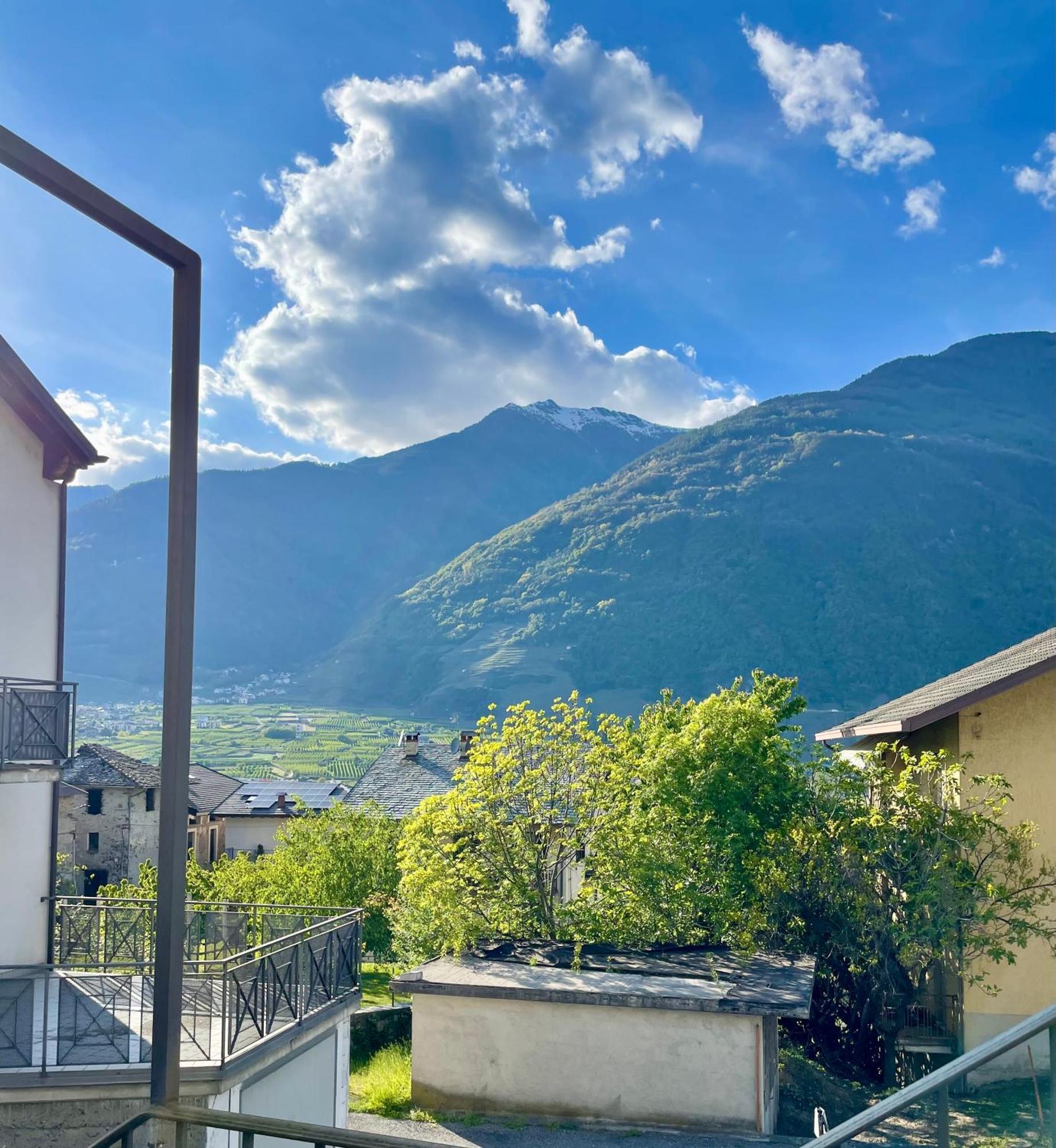 Ca Marasciol A 5 Minuti Dal Trenino Rosso Del Bernina Express Hotel Villa di Tirano Exterior foto
