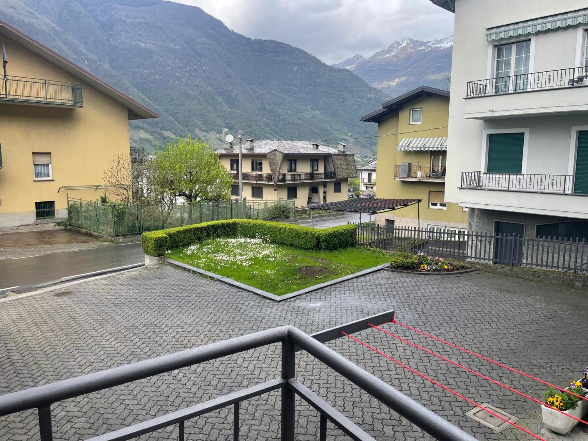 Ca Marasciol A 5 Minuti Dal Trenino Rosso Del Bernina Express Hotel Villa di Tirano Exterior foto